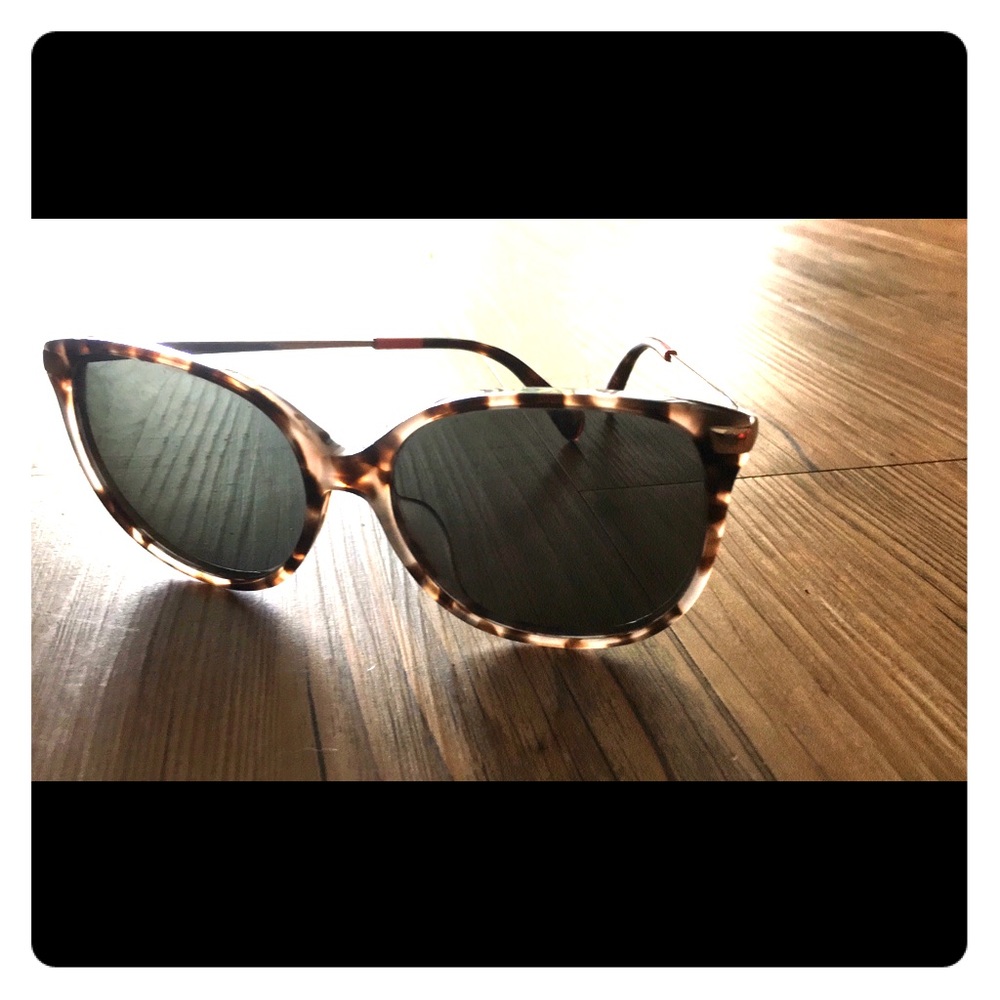Toms sunnies